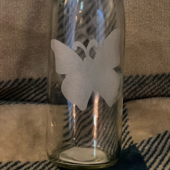 Meet your Posher, Cassie - Picture 4 of 16